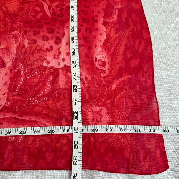 •Salvatore Ferragamo Signed Red 100% Silk Animal Graphic Scarf Made In Italy - Picture 11 of 14
